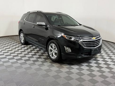 Used 2020 Chevrolet Equinox Premier image 2