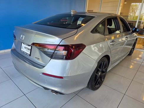 Used 2025 Honda Civic Sport image 6
