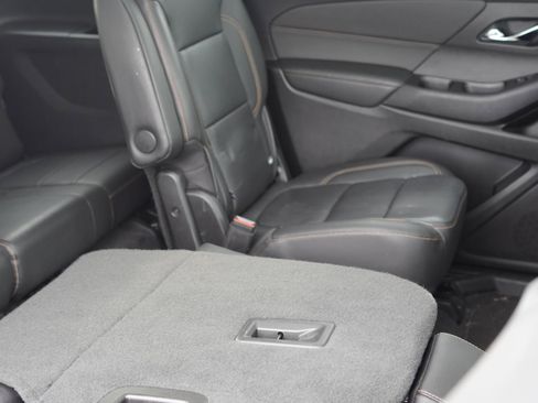 Used 2020 Chevrolet Traverse LT w/ LT Premium Package image 19