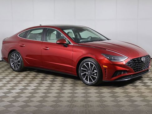 Used 2023 Hyundai Sonata Limited w/ Cargo Package FWD image 2
