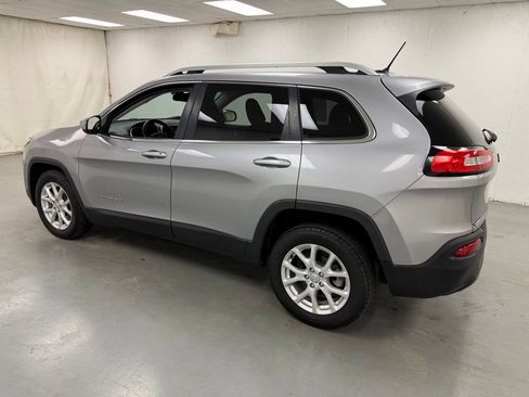 Used 2014 Jeep Cherokee Latitude FWD image 3