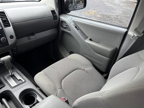 Certified 2019 Nissan Frontier SV image 29