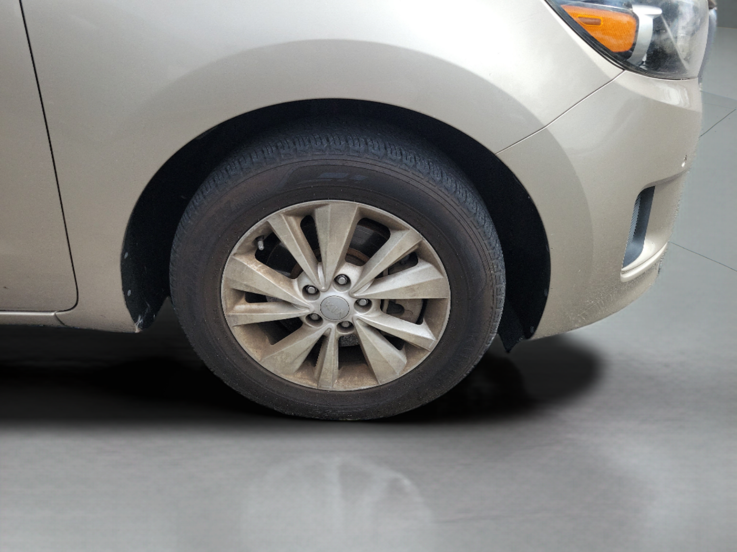 Used 2017 Kia Sedona LX w/ LX Essentials Premium Package FWD image 18