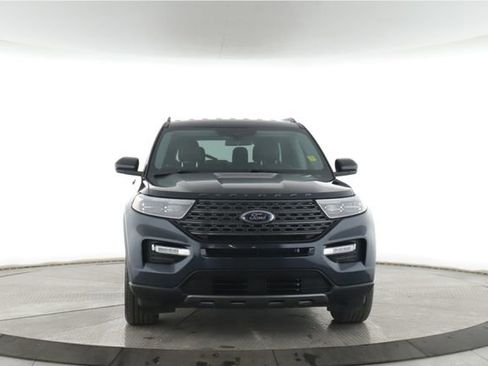 Used 2023 Ford Explorer XLT w/ Equipment Group 202A AWD/4WD image 12