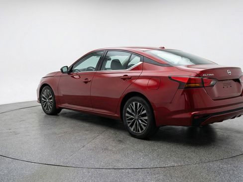 Used 2025 Nissan Altima 2.5 SV image 6