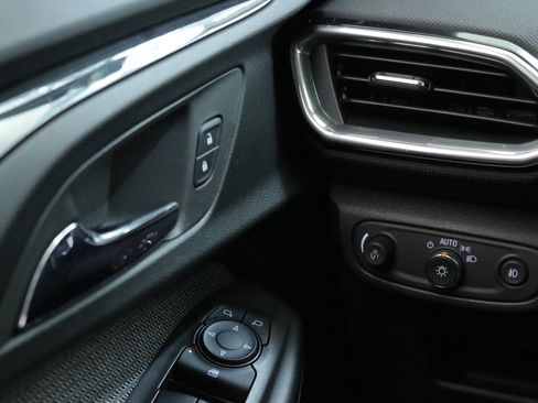 Used 2023 Chevrolet TrailBlazer LT image 17