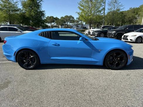 Used 2022 Chevrolet Camaro LT w/ Technology Package RWD image 2