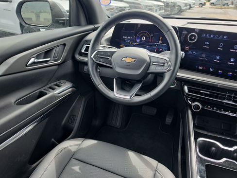 Certified 2026 Chevrolet Traverse LT FWD image 9