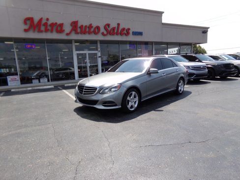 Used 2015 Mercedes-Benz E 350 4MATIC Sedan image 3