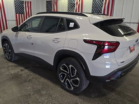 New 2026 Chevrolet Trax RS w/ Sunroof Package image 2