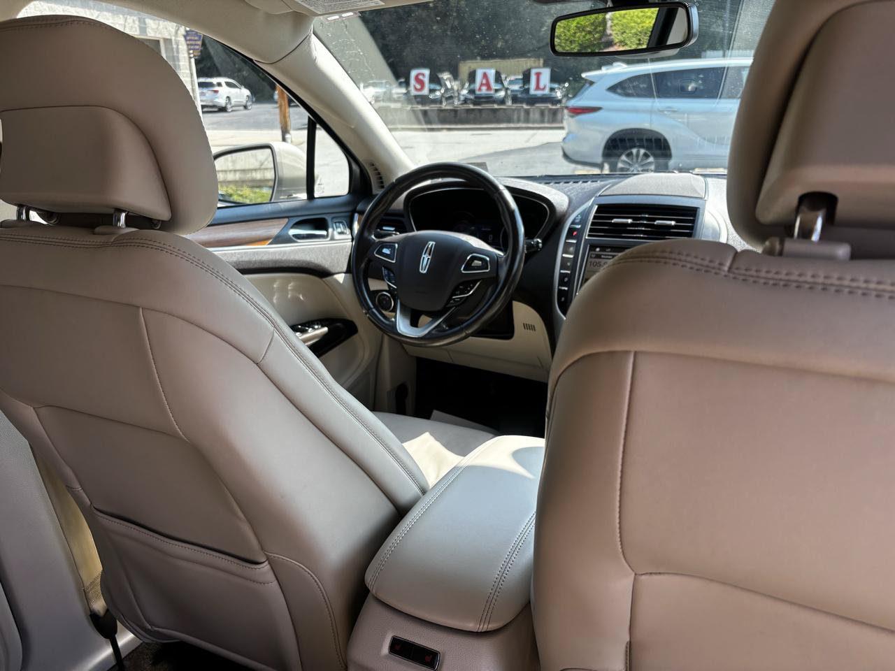 Used 2017 Lincoln MKC Reserve w/ Lincoln MKC Climate Package AWD/4WD image 21