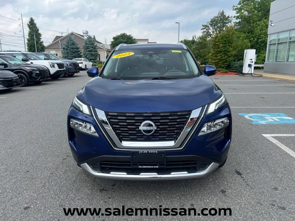 Used 2023 Nissan Rogue Platinum AWD/4WD image 2