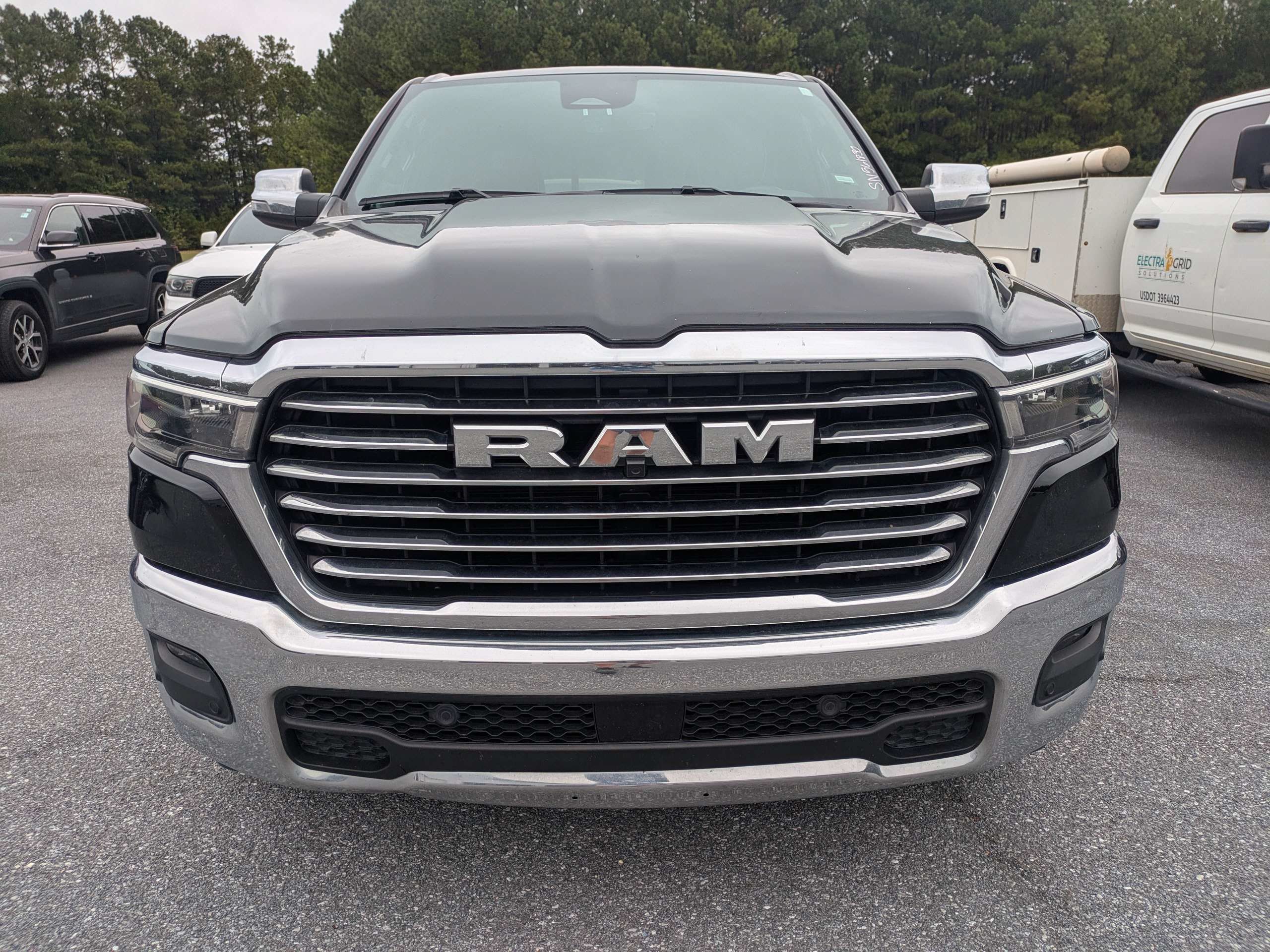 Used 2025 RAM 1500 Laramie AWD/4WD image 2