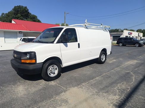 Used 2015 Chevrolet Express 2500 RWD image 1