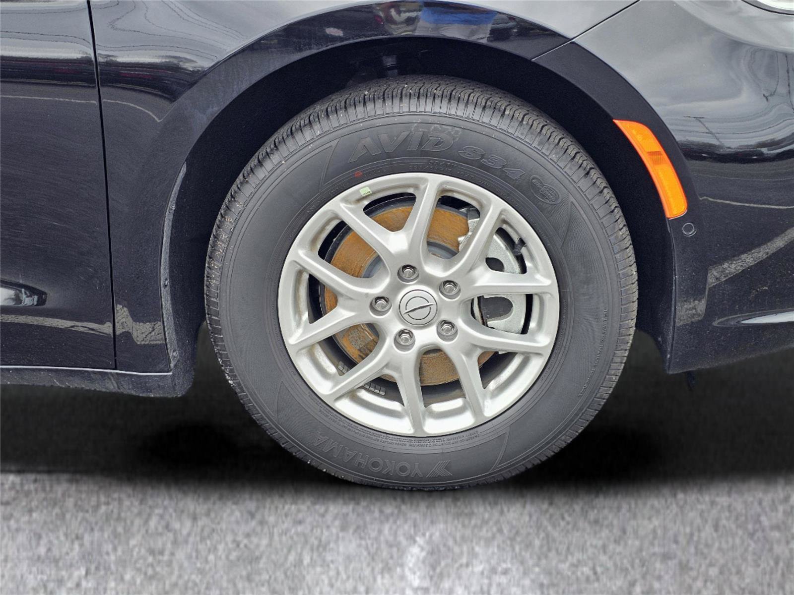 New 2026 Chrysler Pacifica Select FWD image 6