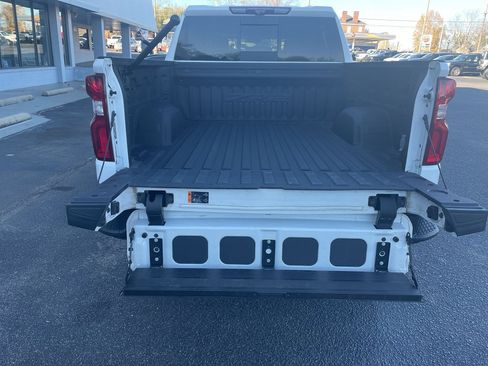 Used 2024 Chevrolet Silverado 1500 ZR2 w/ Technology Package image 8