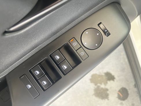 Used 2024 Hyundai Kona SEL FWD image 11