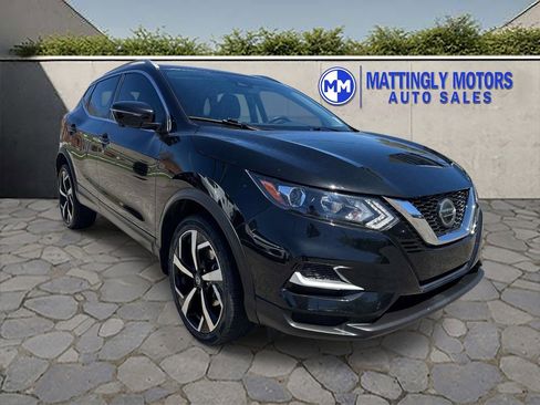 Used 2020 Nissan Rogue Sport SL FWD image 1