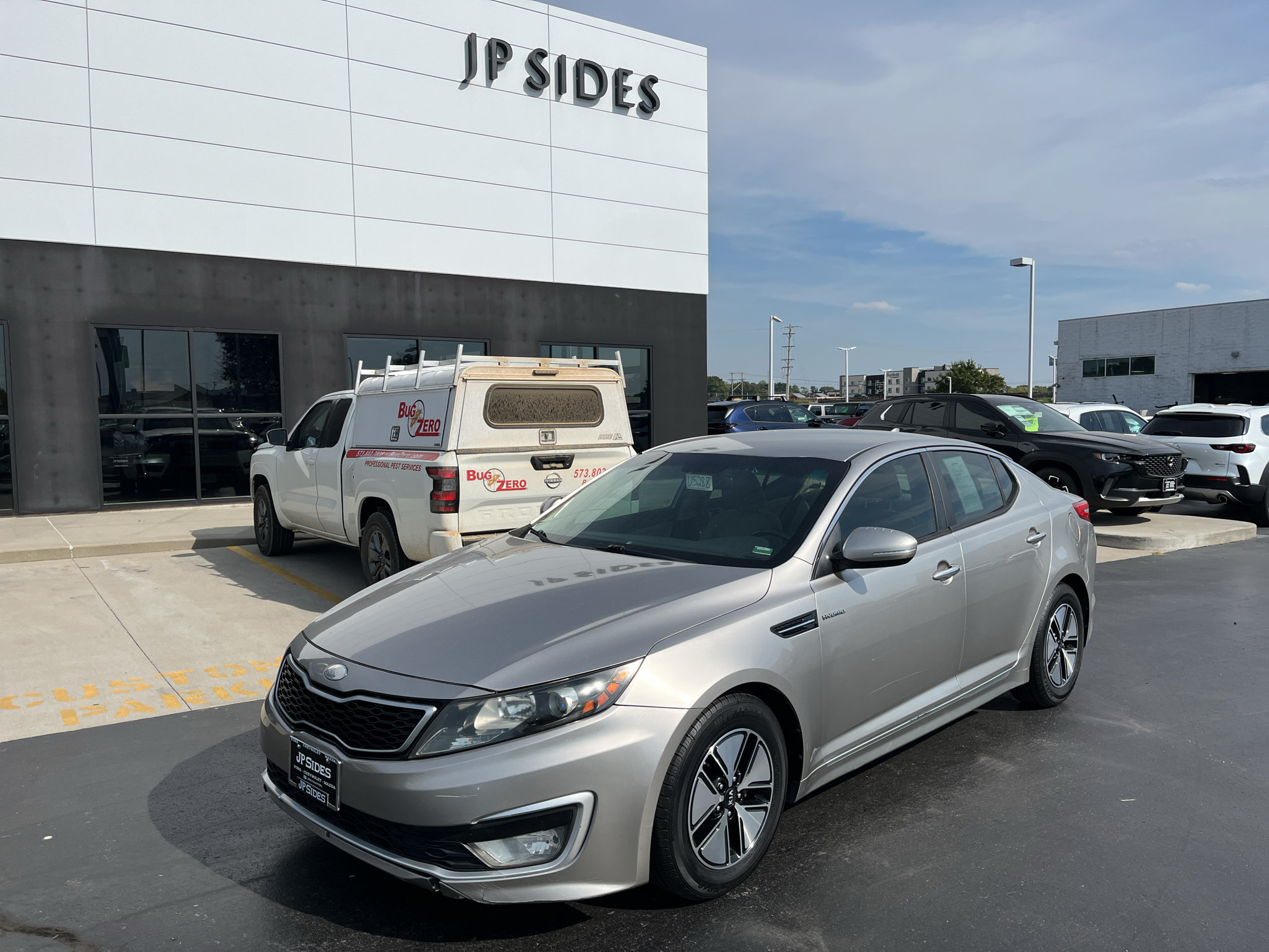 Used 2013 Kia Optima LX w/ Hybrid Convenience Pkg FWD image 1