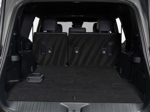 Used 2024 Lexus GX 550 w/ Accessory Package (2T) image 22