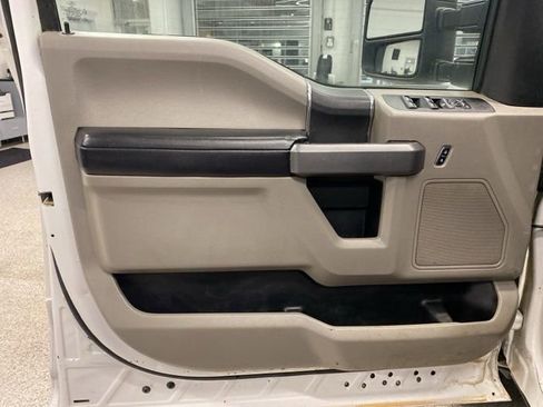 Used 2017 Ford F350 XLT image 24