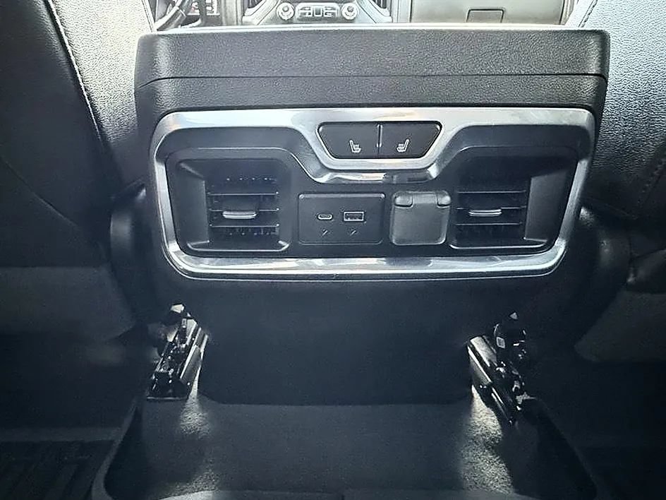 Used 2023 GMC Sierra 2500 AT4 w/ AT4 Premium Plus Package AWD/4WD image 34