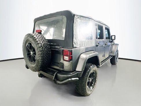 Used 2017 Jeep Wrangler Unlimited Sahara image 8