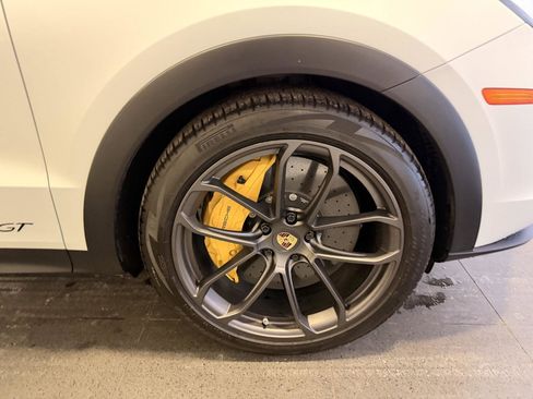Used 2022 Porsche Cayenne Turbo GT image 12