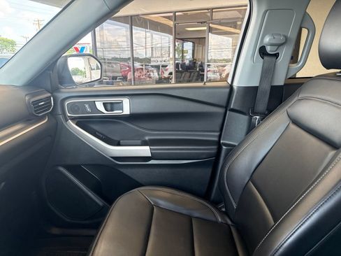 Certified 2023 Ford Explorer XLT w/ Equipment Group 202A AWD/4WD image 28