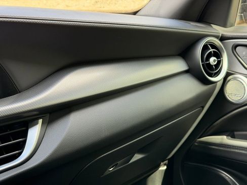 Used 2023 Alfa Romeo Stelvio Veloce image 23