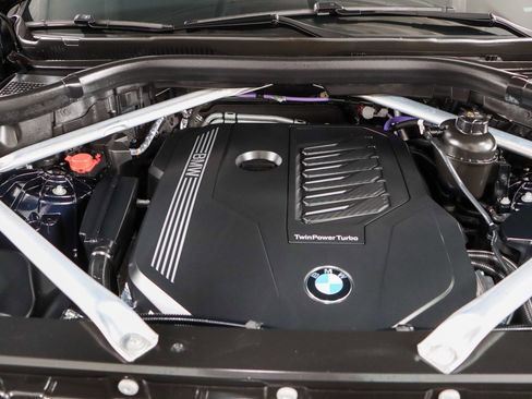 Used 2023 BMW X5 xDrive40i w/ Executive Package AWD/4WD image 31