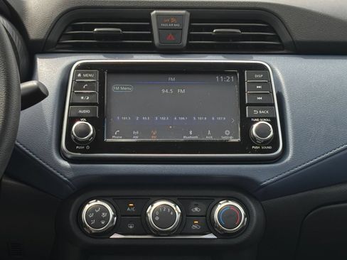 Used 2025 Nissan Versa SV FWD image 20