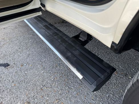 Used 2015 Chevrolet Tahoe LTZ RWD image 20