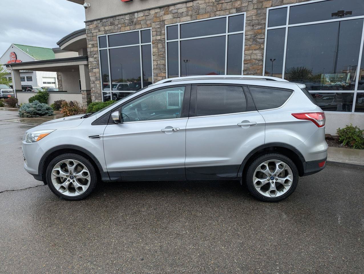Used 2014 Ford Escape Titanium w/ Equipment Group 401A AWD/4WD image 2