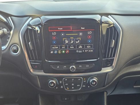 Used 2022 Chevrolet Traverse LT AWD/4WD image 32