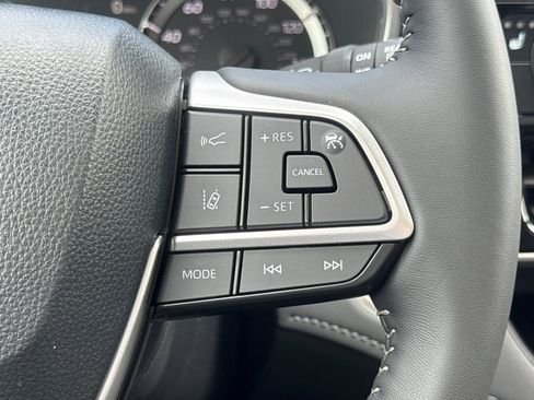 New 2026 Toyota Highlander XLE AWD/4WD image 28