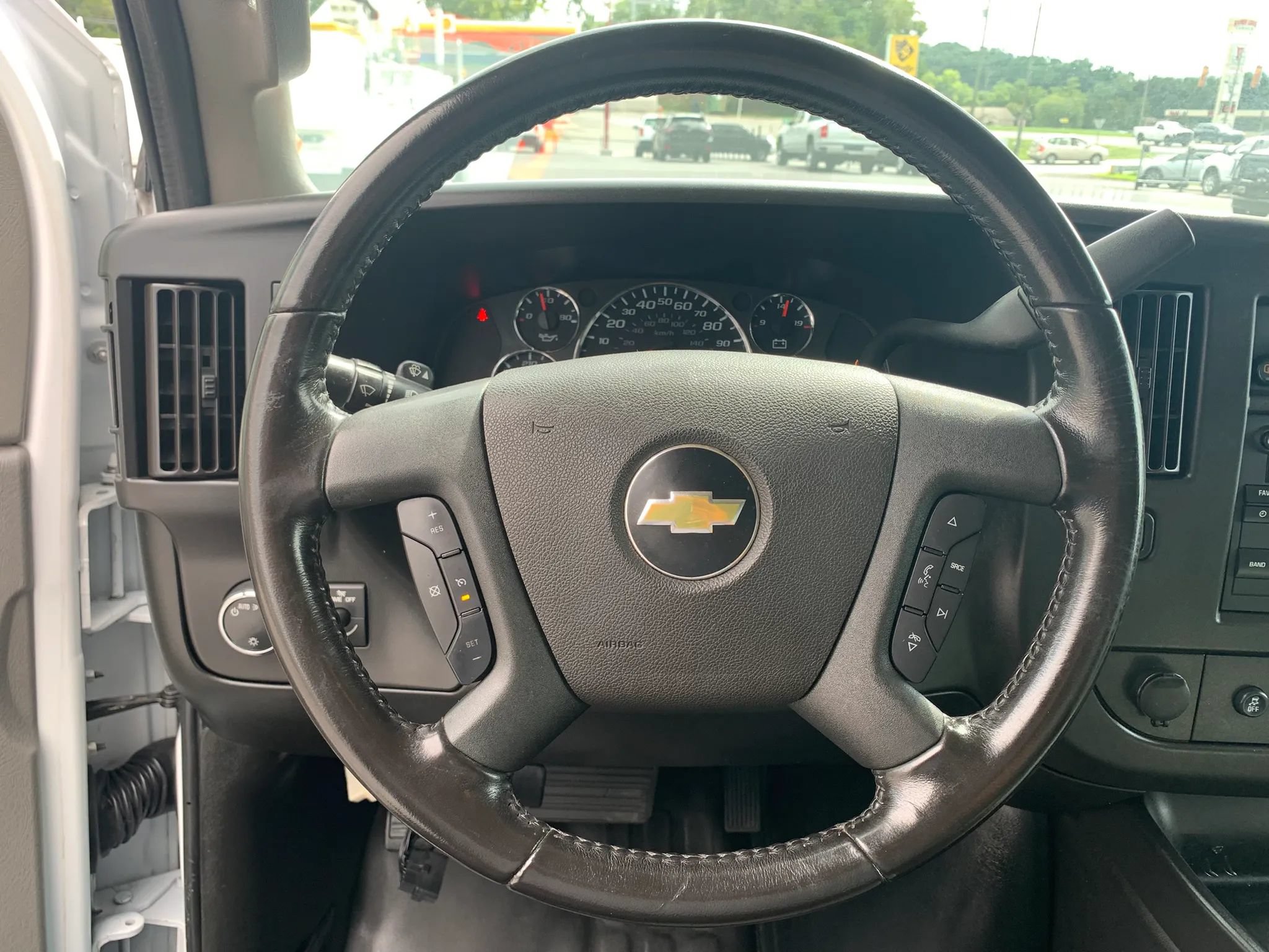 Used 2020 Chevrolet Express 3500 Extended w/ Driver Convenience Package RWD image 11