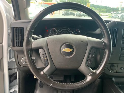 Used 2020 Chevrolet Express 3500 Extended w/ Driver Convenience Package RWD image 11