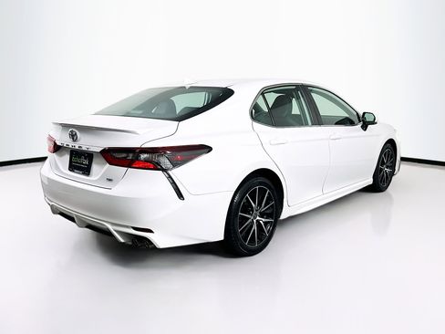 Used 2023 Toyota Camry SE image 9
