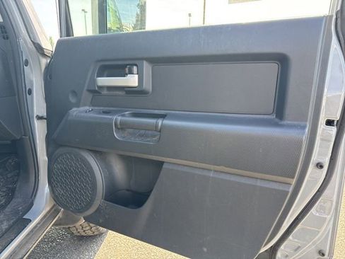 Used 2014 Toyota FJ Cruiser 4WD image 15