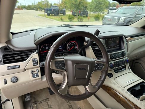 Used 2015 GMC Yukon Denali w/ Touring Package image 9