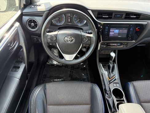 Used 2018 Toyota Corolla SE FWD image 18
