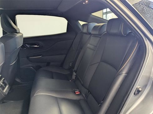 Used 2023 Toyota Crown Limited image 29