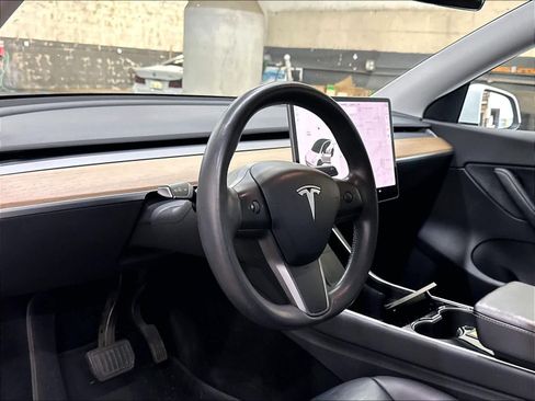 Used 2020 Tesla Model Y Long Range AWD/4WD image 17