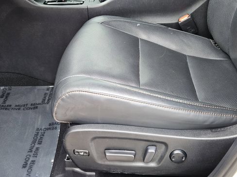 Used 2019 Toyota Highlander Limited Platinum FWD image 32