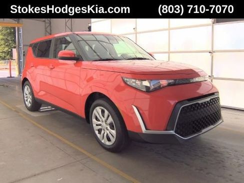 Used 2023 Kia Soul LX FWD image 1
