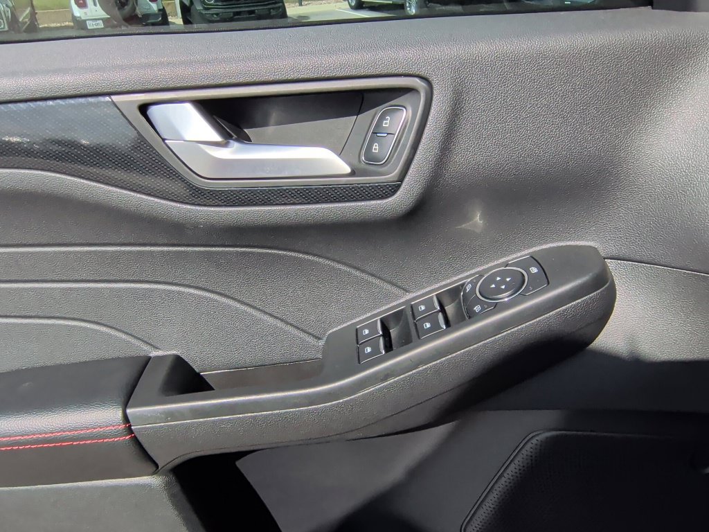 Used 2025 Ford Escape ST-Line w/ Equipment Group 301A FWD image 11