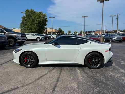 Used 2024 Nissan Z Performance w/ Floor Mat Package RWD image 9