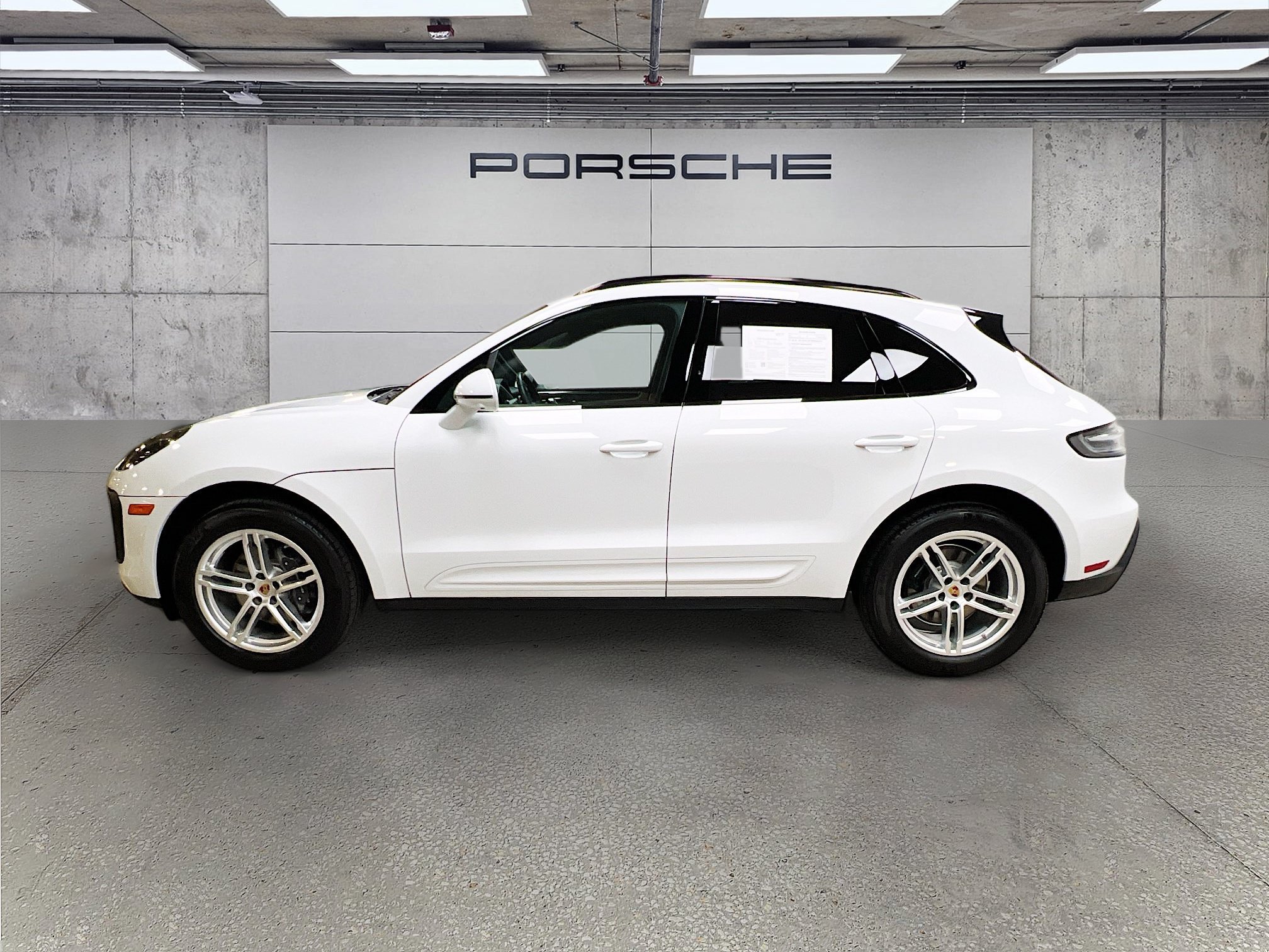 Certified 2026 Porsche Macan AWD/4WD image 2