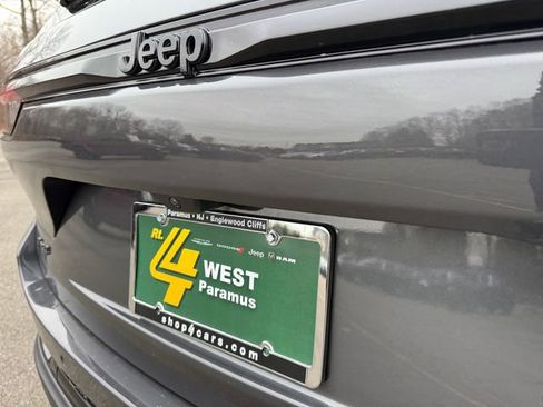 New 2025 Jeep Grand Cherokee Limited image 7